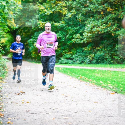 12.10.2025 - Bramfelder Halbmarathon 2025 Dr. Thomas Lammeyer http://msf.ph/oto/9348360 12.10.2025 10:26:57 Laufen 33, 2982 meine-sportfotos.de
