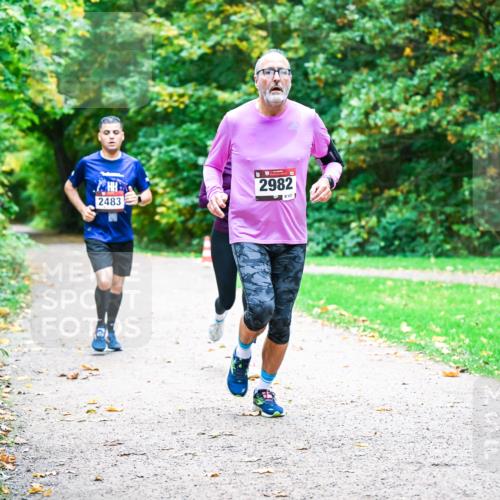 12.10.2025 - Bramfelder Halbmarathon 2025 Dr. Thomas Lammeyer http://msf.ph/oto/9348367 12.10.2025 10:26:58 Laufen 2483, 2982, 8127 meine-sportfotos.de