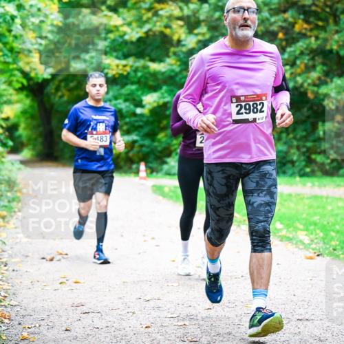 12.10.2025 - Bramfelder Halbmarathon 2025 Dr. Thomas Lammeyer http://msf.ph/oto/9348371 12.10.2025 10:26:59 Laufen 2483, 2, 04, 2982, 127 meine-sportfotos.de