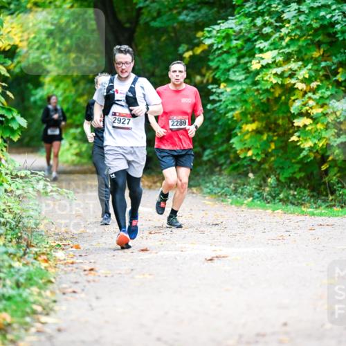 12.10.2025 - Bramfelder Halbmarathon 2025 Dr. Thomas Lammeyer http://msf.ph/oto/9348408 12.10.2025 10:27:17 Laufen 2927, 2289 meine-sportfotos.de