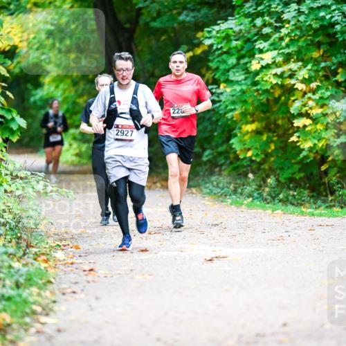 12.10.2025 - Bramfelder Halbmarathon 2025 Dr. Thomas Lammeyer http://msf.ph/oto/9348409 12.10.2025 10:27:17 Laufen 2927, 22 meine-sportfotos.de