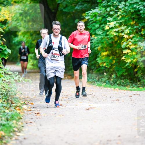 12.10.2025 - Bramfelder Halbmarathon 2025 Dr. Thomas Lammeyer http://msf.ph/oto/9348412 12.10.2025 10:27:17 Laufen 2927, 289 meine-sportfotos.de