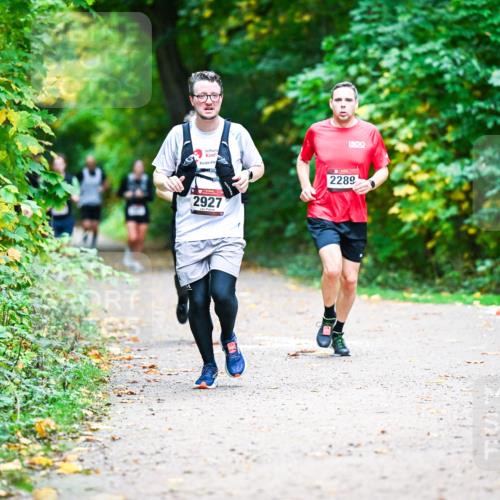 12.10.2025 - Bramfelder Halbmarathon 2025 Dr. Thomas Lammeyer http://msf.ph/oto/9348423 12.10.2025 10:27:19 Laufen 2927, 2289 meine-sportfotos.de