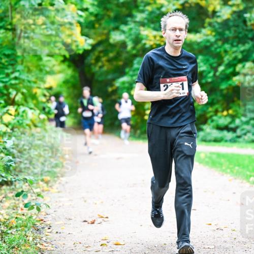 12.10.2025 - Bramfelder Halbmarathon 2025 Dr. Thomas Lammeyer http://msf.ph/oto/9348462 12.10.2025 10:27:26 Laufen 231, 123 meine-sportfotos.de