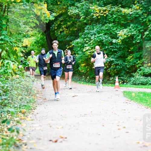 12.10.2025 - Bramfelder Halbmarathon 2025 Dr. Thomas Lammeyer http://msf.ph/oto/9348465 12.10.2025 10:27:27 Laufen 2471, 2379, 2667 meine-sportfotos.de