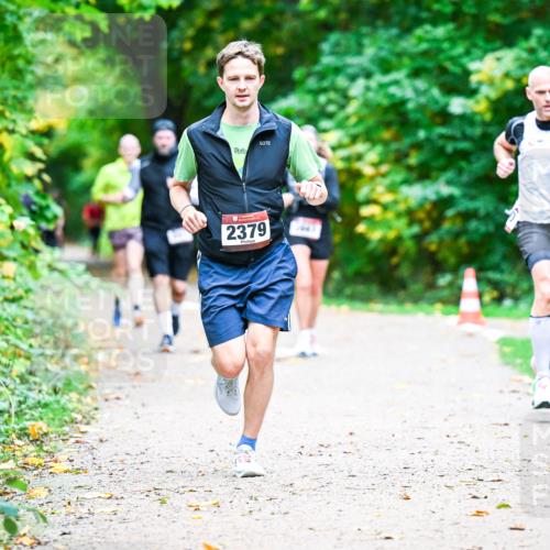 12.10.2025 - Bramfelder Halbmarathon 2025 Dr. Thomas Lammeyer http://msf.ph/oto/9348476 12.10.2025 10:27:30 Laufen 2379 meine-sportfotos.de