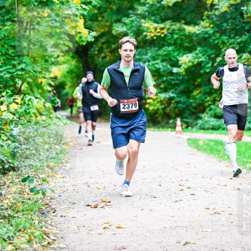 12.10.2025 - Bramfelder Halbmarathon 2025 Dr. Thomas Lammeyer http://msf.ph/oto/9348478 12.10.2025 10:27:31 Laufen 2379 meine-sportfotos.de