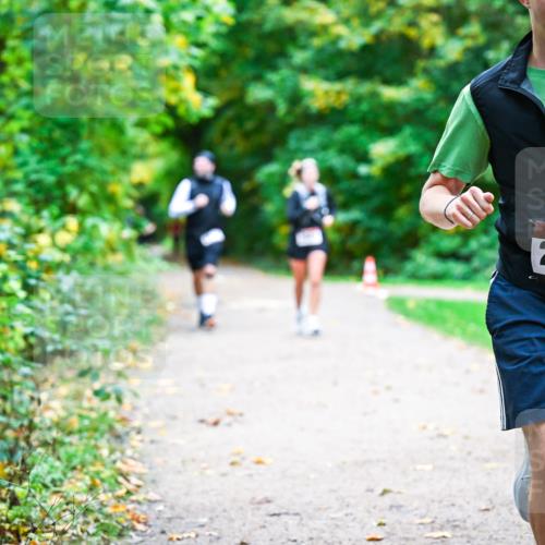 12.10.2025 - Bramfelder Halbmarathon 2025 Dr. Thomas Lammeyer http://msf.ph/oto/9348490 12.10.2025 10:27:33 Laufen 100, 34, 2379 meine-sportfotos.de