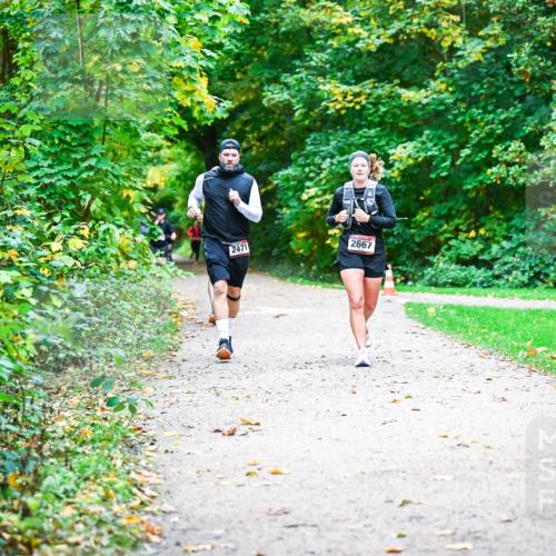 12.10.2025 - Bramfelder Halbmarathon 2025 Dr. Thomas Lammeyer http://msf.ph/oto/9348491 12.10.2025 10:27:34 Laufen 2471, 2667 meine-sportfotos.de