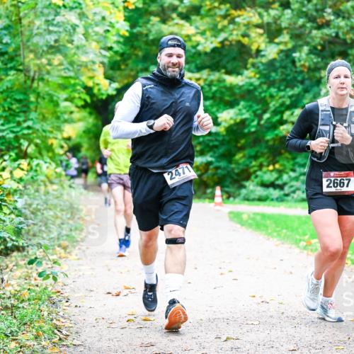 12.10.2025 - Bramfelder Halbmarathon 2025 Dr. Thomas Lammeyer http://msf.ph/oto/9348510 12.10.2025 10:27:37 Laufen 2471, 2667 meine-sportfotos.de