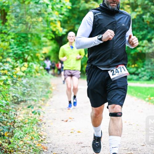 12.10.2025 - Bramfelder Halbmarathon 2025 Dr. Thomas Lammeyer http://msf.ph/oto/9348516 12.10.2025 10:27:37 Laufen 2471 meine-sportfotos.de