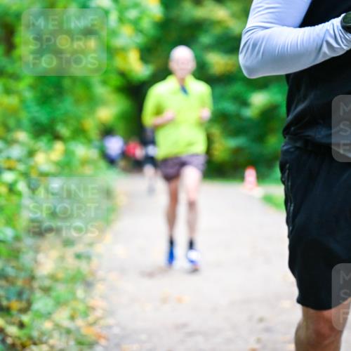 12.10.2025 - Bramfelder Halbmarathon 2025 Dr. Thomas Lammeyer http://msf.ph/oto/9348519 12.10.2025 10:27:38 Laufen 2471 meine-sportfotos.de