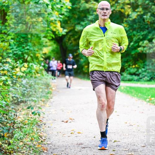 12.10.2025 - Bramfelder Halbmarathon 2025 Dr. Thomas Lammeyer http://msf.ph/oto/9348525 12.10.2025 10:27:39 Laufen  meine-sportfotos.de