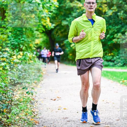 12.10.2025 - Bramfelder Halbmarathon 2025 Dr. Thomas Lammeyer http://msf.ph/oto/9348526 12.10.2025 10:27:39 Laufen  meine-sportfotos.de