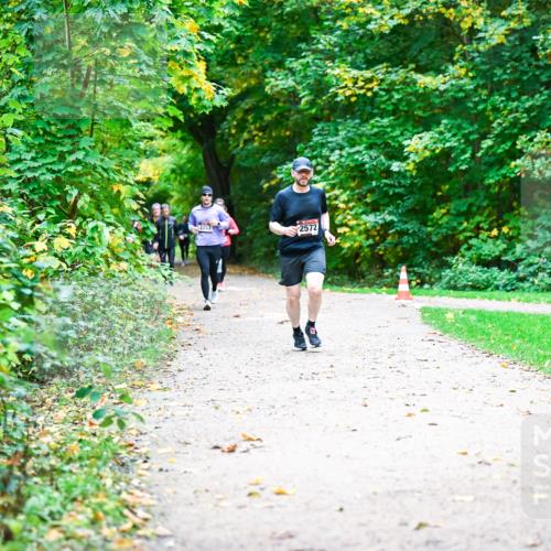12.10.2025 - Bramfelder Halbmarathon 2025 Dr. Thomas Lammeyer http://msf.ph/oto/9348528 12.10.2025 10:27:42 Laufen 2253, 2572 meine-sportfotos.de