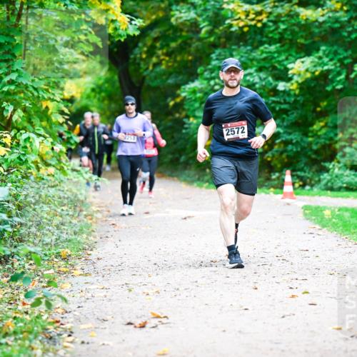 12.10.2025 - Bramfelder Halbmarathon 2025 Dr. Thomas Lammeyer http://msf.ph/oto/9348537 12.10.2025 10:27:43 Laufen 2572 meine-sportfotos.de