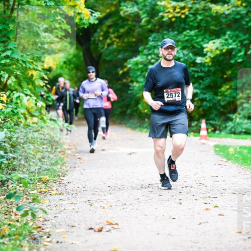 12.10.2025 - Bramfelder Halbmarathon 2025 Dr. Thomas Lammeyer http://msf.ph/oto/9348538 12.10.2025 10:27:43 Laufen 2572 meine-sportfotos.de