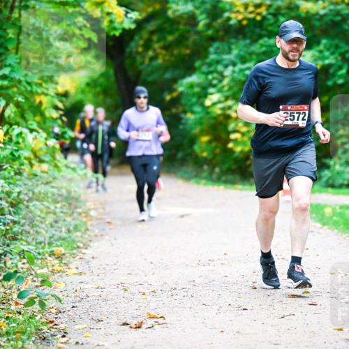 12.10.2025 - Bramfelder Halbmarathon 2025 Dr. Thomas Lammeyer http://msf.ph/oto/9348544 12.10.2025 10:27:44 Laufen 2572 meine-sportfotos.de