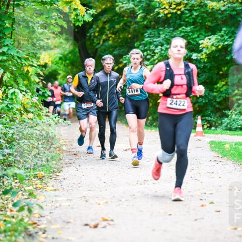 12.10.2025 - Bramfelder Halbmarathon 2025 Dr. Thomas Lammeyer http://msf.ph/oto/9348575 12.10.2025 10:27:50 Laufen 2650, 2416, 2422 meine-sportfotos.de