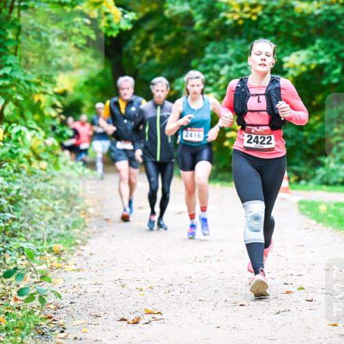 12.10.2025 - Bramfelder Halbmarathon 2025 Dr. Thomas Lammeyer http://msf.ph/oto/9348577 12.10.2025 10:27:50 Laufen 2416, 2422 meine-sportfotos.de
