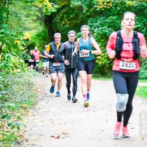 12.10.2025 - Bramfelder Halbmarathon 2025 Dr. Thomas Lammeyer http://msf.ph/oto/9348579 12.10.2025 10:27:50 Laufen 2650, 2416, 2422 meine-sportfotos.de