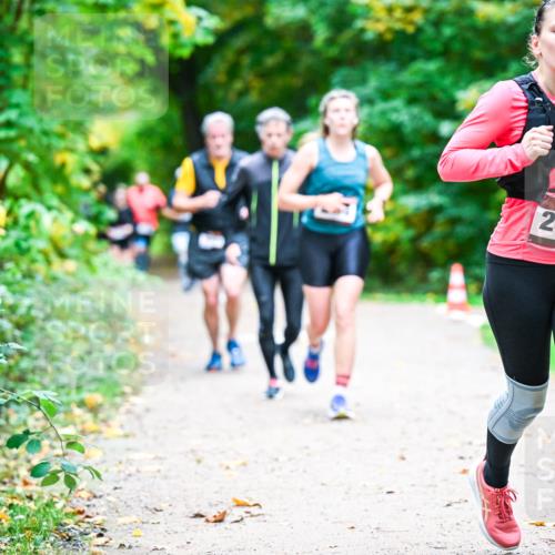 12.10.2025 - Bramfelder Halbmarathon 2025 Dr. Thomas Lammeyer http://msf.ph/oto/9348582 12.10.2025 10:27:51 Laufen 2422 meine-sportfotos.de