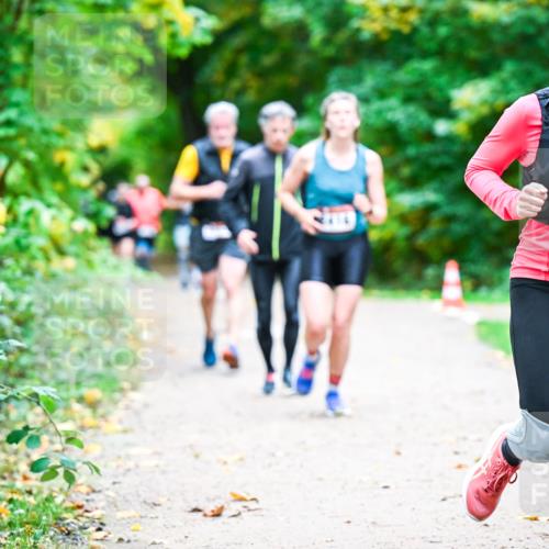 12.10.2025 - Bramfelder Halbmarathon 2025 Dr. Thomas Lammeyer http://msf.ph/oto/9348583 12.10.2025 10:27:51 Laufen 2422 meine-sportfotos.de