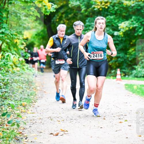 12.10.2025 - Bramfelder Halbmarathon 2025 Dr. Thomas Lammeyer http://msf.ph/oto/9348587 12.10.2025 10:27:52 Laufen 2416 meine-sportfotos.de