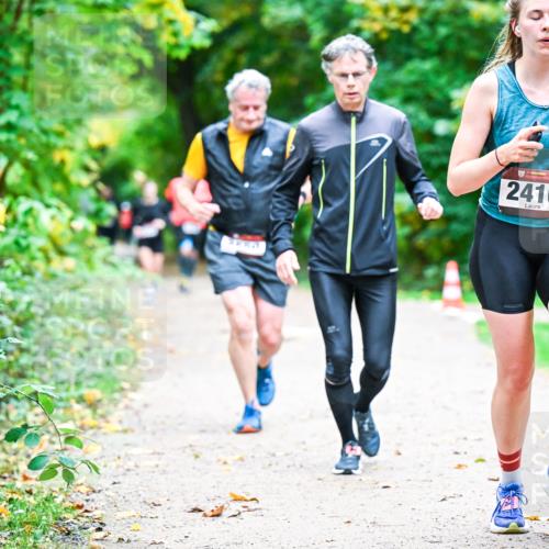 12.10.2025 - Bramfelder Halbmarathon 2025 Dr. Thomas Lammeyer http://msf.ph/oto/9348595 12.10.2025 10:27:53 Laufen 7860, 2416 meine-sportfotos.de