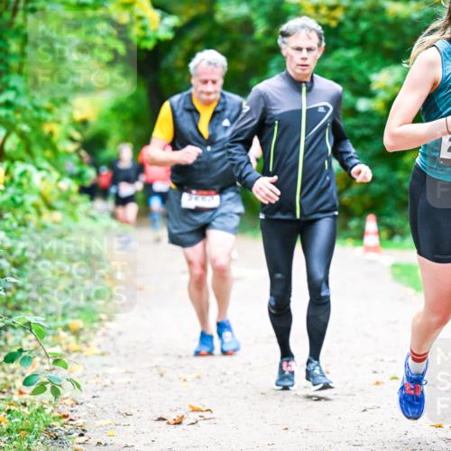 12.10.2025 - Bramfelder Halbmarathon 2025 Dr. Thomas Lammeyer http://msf.ph/oto/9348596 12.10.2025 10:27:53 Laufen 2416 meine-sportfotos.de
