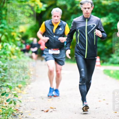 12.10.2025 - Bramfelder Halbmarathon 2025 Dr. Thomas Lammeyer http://msf.ph/oto/9348599 12.10.2025 10:27:53 Laufen 2416 meine-sportfotos.de