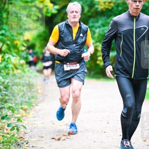 12.10.2025 - Bramfelder Halbmarathon 2025 Dr. Thomas Lammeyer http://msf.ph/oto/9348602 12.10.2025 10:27:54 Laufen 2650 meine-sportfotos.de