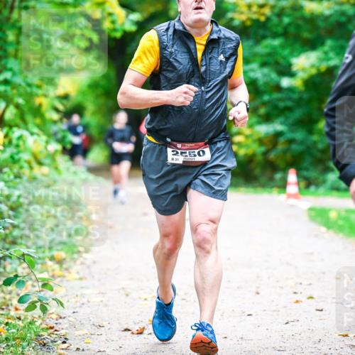 12.10.2025 - Bramfelder Halbmarathon 2025 Dr. Thomas Lammeyer http://msf.ph/oto/9348606 12.10.2025 10:27:55 Laufen 2550, 31 meine-sportfotos.de