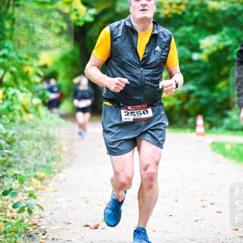 12.10.2025 - Bramfelder Halbmarathon 2025 Dr. Thomas Lammeyer http://msf.ph/oto/9348607 12.10.2025 10:27:55 Laufen 2550, 31 meine-sportfotos.de