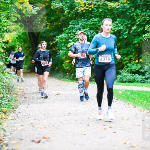 12.10.2025 - Bramfelder Halbmarathon 2025 Dr. Thomas Lammeyer http://msf.ph/oto/9348619 12.10.2025 10:27:58 Laufen 2735, 2325, 2378 meine-sportfotos.de