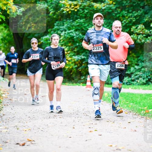 12.10.2025 - Bramfelder Halbmarathon 2025 Dr. Thomas Lammeyer http://msf.ph/oto/9348629 12.10.2025 10:28:00 Laufen 2334, 85, 2325, 2306 meine-sportfotos.de