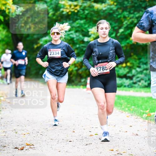 12.10.2025 - Bramfelder Halbmarathon 2025 Dr. Thomas Lammeyer http://msf.ph/oto/9348640 12.10.2025 10:28:02 Laufen 2334, 2785, 2325 meine-sportfotos.de
