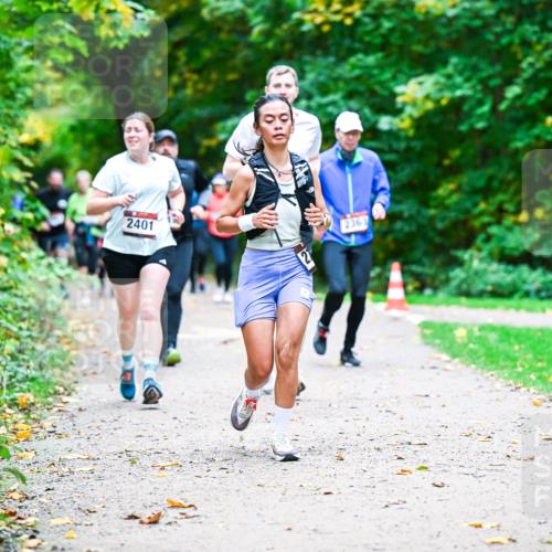 12.10.2025 - Bramfelder Halbmarathon 2025 Dr. Thomas Lammeyer http://msf.ph/oto/9348683 12.10.2025 10:28:11 Laufen 2401 meine-sportfotos.de