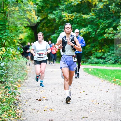 12.10.2025 - Bramfelder Halbmarathon 2025 Dr. Thomas Lammeyer http://msf.ph/oto/9348689 12.10.2025 10:28:12 Laufen 2401, 27 meine-sportfotos.de