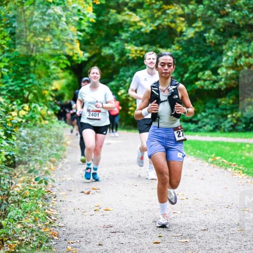 12.10.2025 - Bramfelder Halbmarathon 2025 Dr. Thomas Lammeyer http://msf.ph/oto/9348695 12.10.2025 10:28:13 Laufen 2401, 27 meine-sportfotos.de
