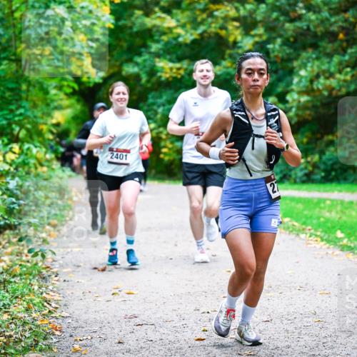 12.10.2025 - Bramfelder Halbmarathon 2025 Dr. Thomas Lammeyer http://msf.ph/oto/9348696 12.10.2025 10:28:13 Laufen 2401, 2 meine-sportfotos.de
