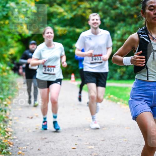 12.10.2025 - Bramfelder Halbmarathon 2025 Dr. Thomas Lammeyer http://msf.ph/oto/9348701 12.10.2025 10:28:14 Laufen 2401, 2403, 2 meine-sportfotos.de
