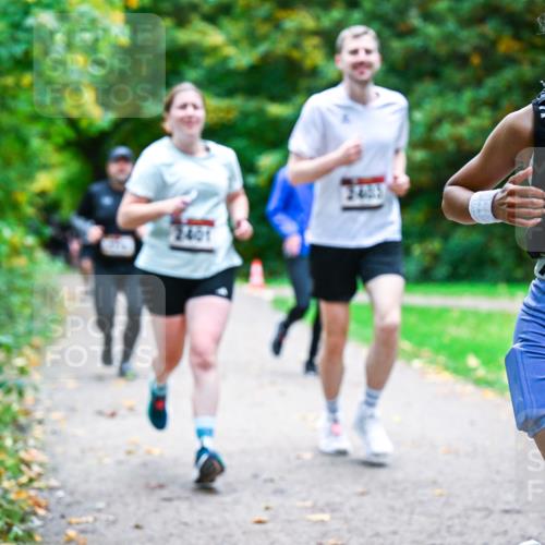 12.10.2025 - Bramfelder Halbmarathon 2025 Dr. Thomas Lammeyer http://msf.ph/oto/9348702 12.10.2025 10:28:14 Laufen 2401, 3405, 27 meine-sportfotos.de