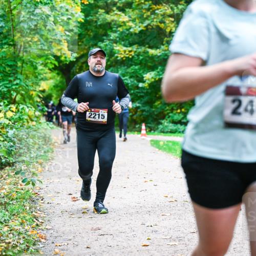 12.10.2025 - Bramfelder Halbmarathon 2025 Dr. Thomas Lammeyer http://msf.ph/oto/9348708 12.10.2025 10:28:16 Laufen 811, 2215, 2401 meine-sportfotos.de