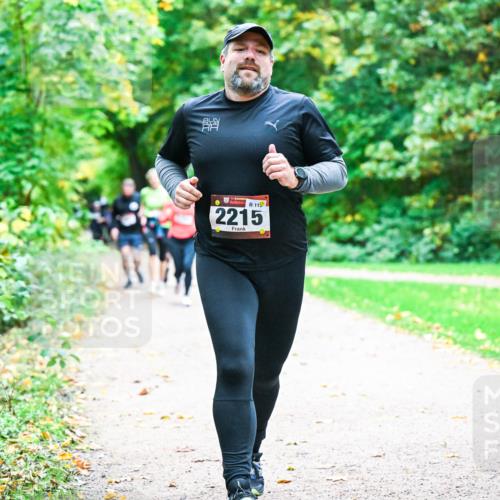 12.10.2025 - Bramfelder Halbmarathon 2025 Dr. Thomas Lammeyer http://msf.ph/oto/9348714 12.10.2025 10:28:16 Laufen 11, 2215, 230 meine-sportfotos.de