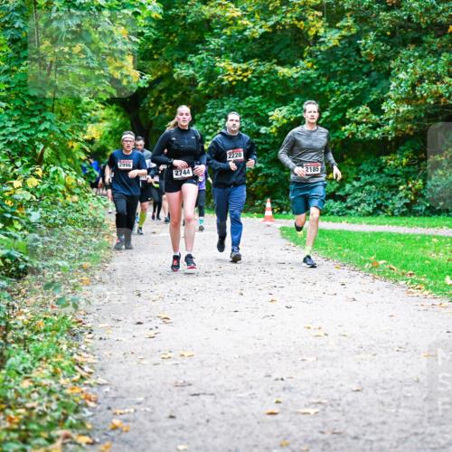 12.10.2025 - Bramfelder Halbmarathon 2025 Dr. Thomas Lammeyer http://msf.ph/oto/9348746 12.10.2025 10:28:27 Laufen 2996, 2744, 2220, 2185 meine-sportfotos.de