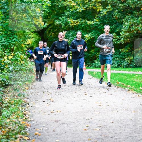 12.10.2025 - Bramfelder Halbmarathon 2025 Dr. Thomas Lammeyer http://msf.ph/oto/9348751 12.10.2025 10:28:28 Laufen 2996, 274, 2220, 2185 meine-sportfotos.de