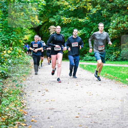 12.10.2025 - Bramfelder Halbmarathon 2025 Dr. Thomas Lammeyer http://msf.ph/oto/9348753 12.10.2025 10:28:28 Laufen 2996, 2744, 2220, 2185 meine-sportfotos.de