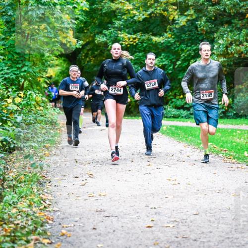 12.10.2025 - Bramfelder Halbmarathon 2025 Dr. Thomas Lammeyer http://msf.ph/oto/9348754 12.10.2025 10:28:28 Laufen 2996, 2220, 2744, 2185 meine-sportfotos.de