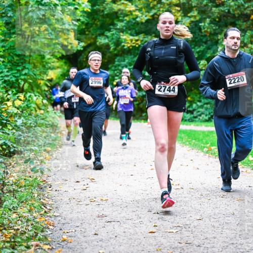 12.10.2025 - Bramfelder Halbmarathon 2025 Dr. Thomas Lammeyer http://msf.ph/oto/9348762 12.10.2025 10:28:30 Laufen 2996, 2744, 2220 meine-sportfotos.de
